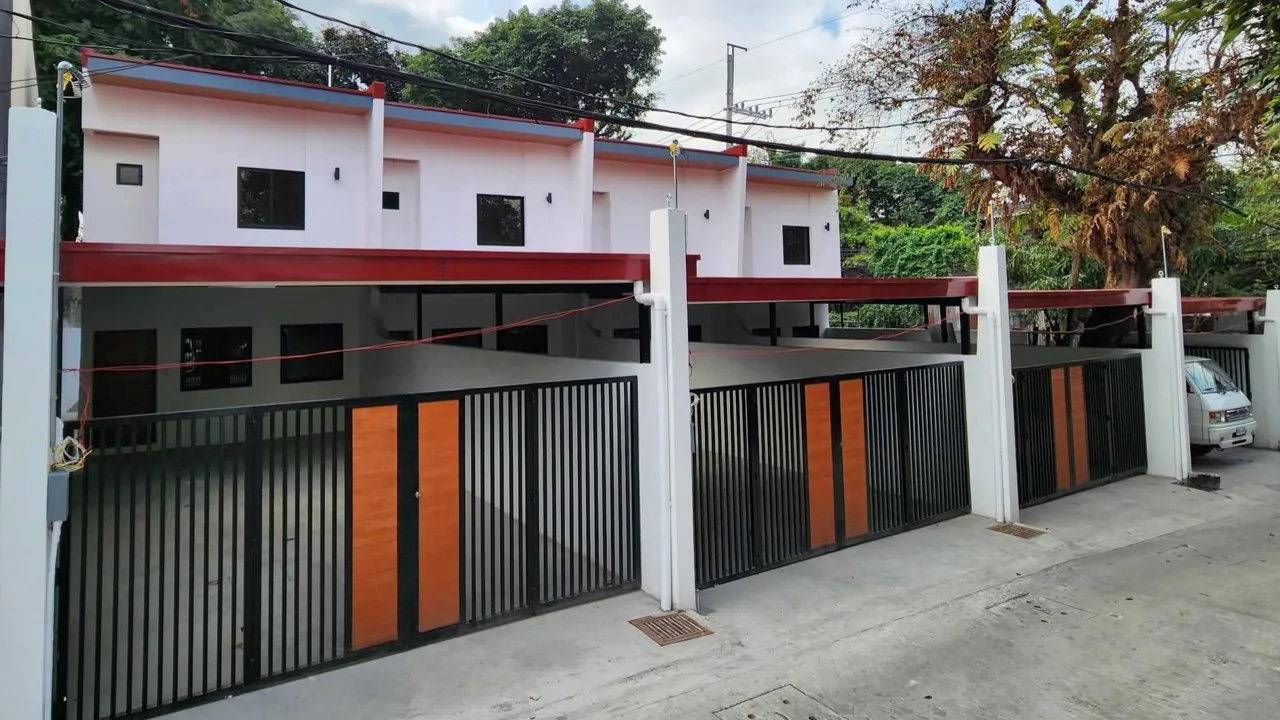 4 Units, 2-Storey Apartment